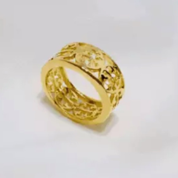 TORY BURCH GOLD PLATE KINSLEY RING SIZE 7. TB LOGO CUT OUTS ALL AROUND, DUST BAG - Picture 2 of 9